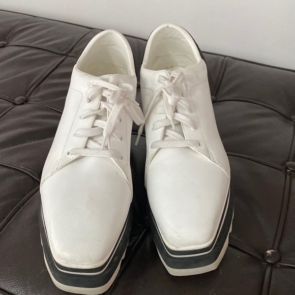 Relishing as they are too big for me. Gently worn. - Picture 1 of 4